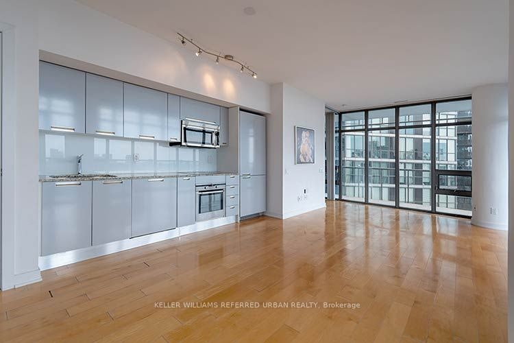3902-33 Charles Street E, Toronto, ON, M4Y 0A2 - 4