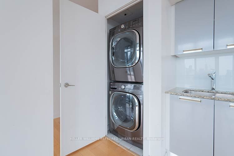 3902-33 Charles Street E, Toronto, ON, M4Y 0A2 - 17