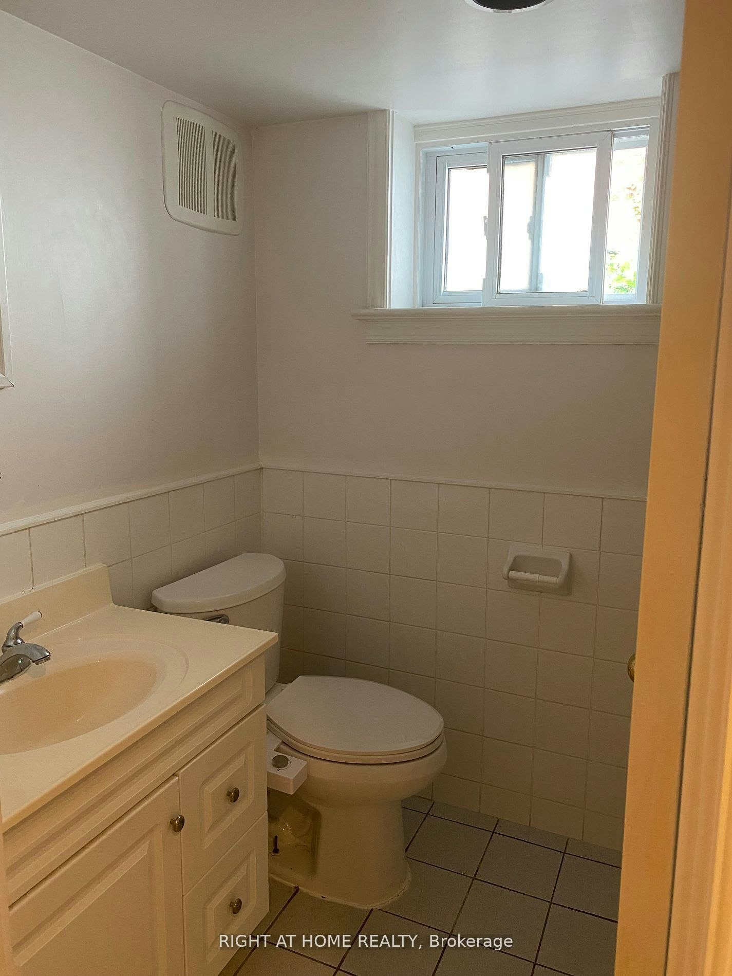 BASEMENT-36 Newton Drive, Toronto, ON, M2M 2M7 - 3