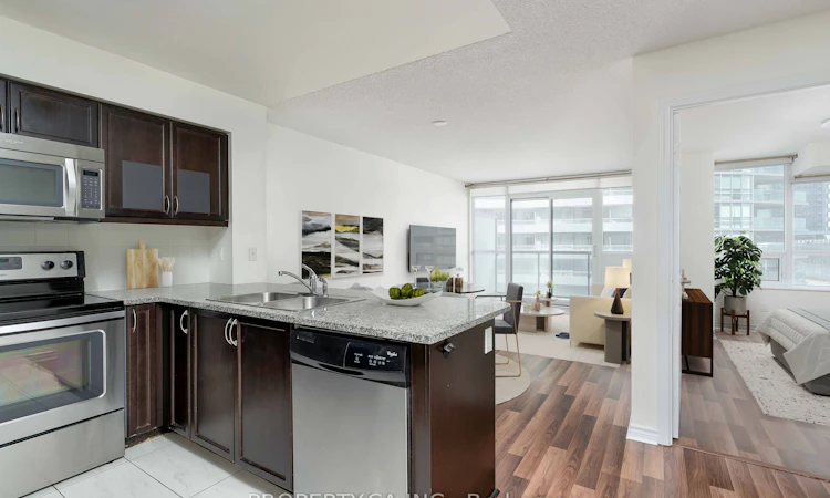 803-25 Lower Simcoe Street