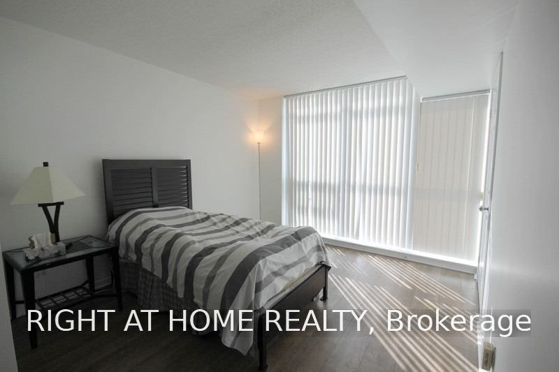 207-30 Harrison Garden Boulevard, Toronto, ON, M2N 7A9 - 8