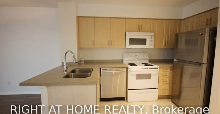 207-30 Harrison Garden Boulevard, Toronto, ON, M2N 7A9 - 2