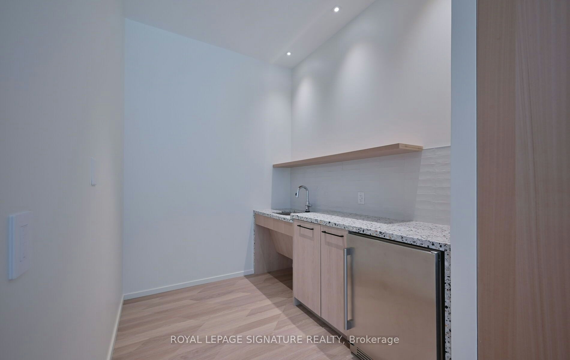 825-30 Dreamers Way, Toronto, ON, M5A 0Y7 - 46
