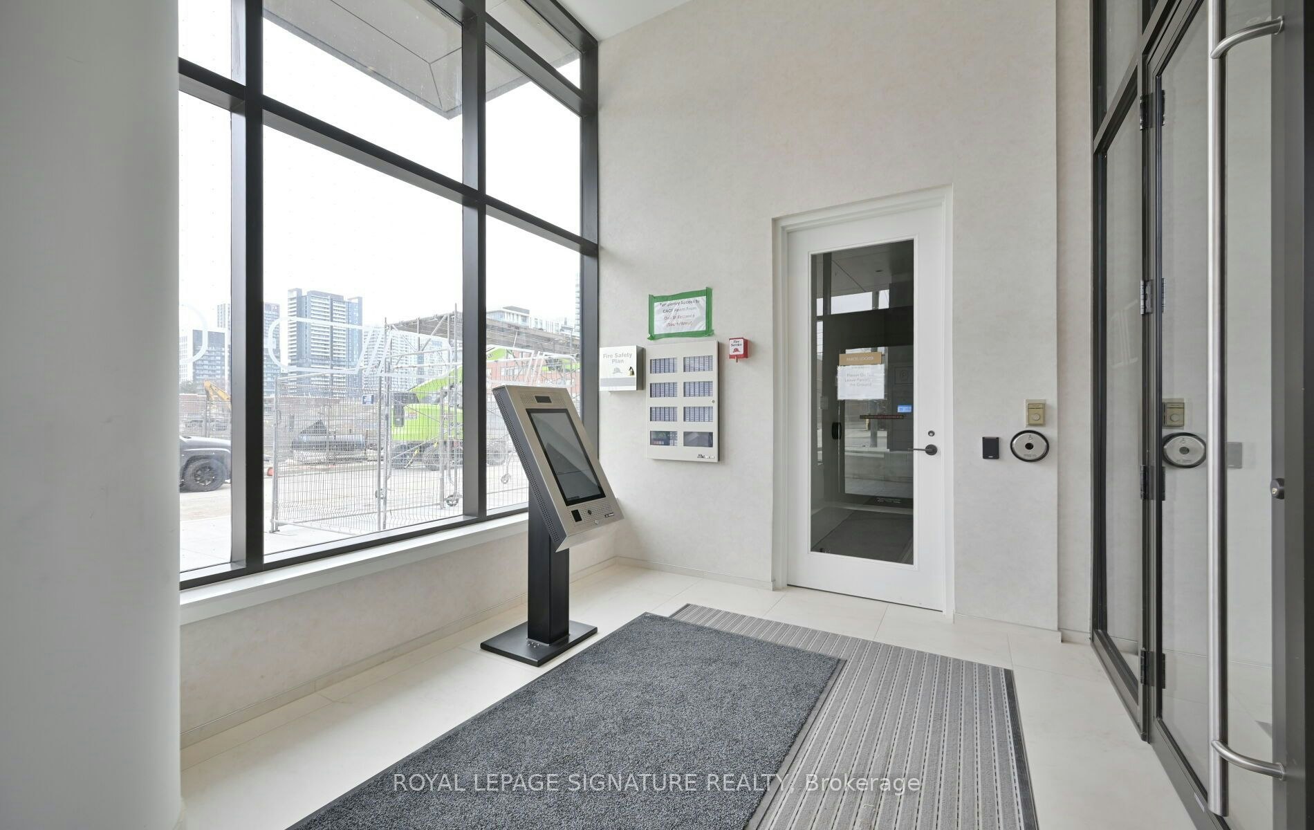 825-30 Dreamers Way, Toronto, ON, M5A 0Y7 - 4