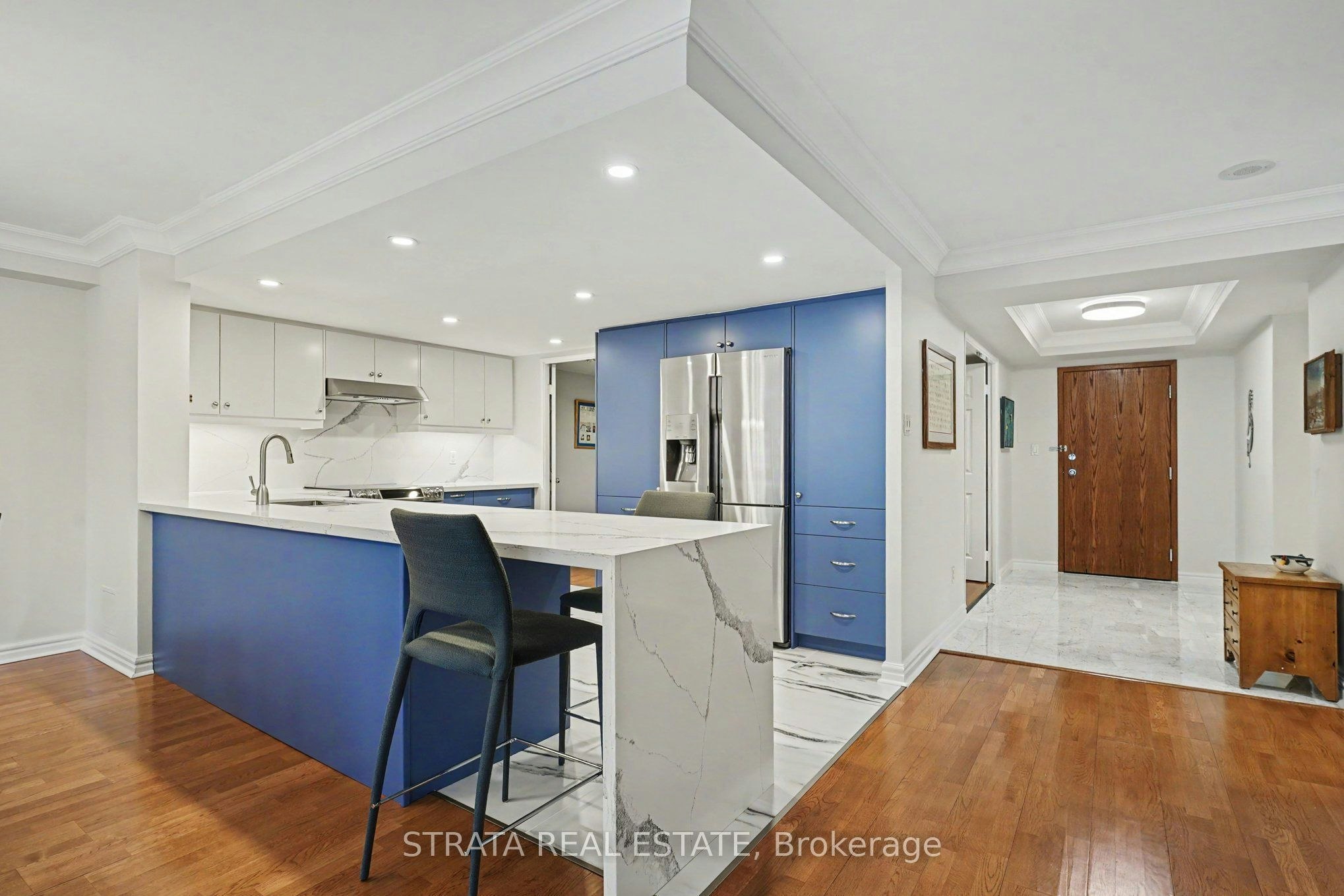 33 University Avenue, Toronto, ON, M5J 2S7