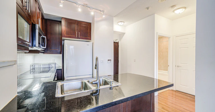 2103-35 Balmuto Street, Toronto, ON, M4Y 0A3 - 14