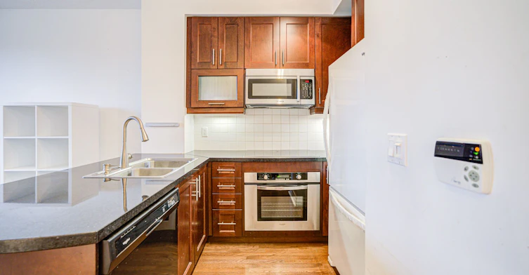 2103-35 Balmuto Street, Toronto, ON, M4Y 0A3 - 11