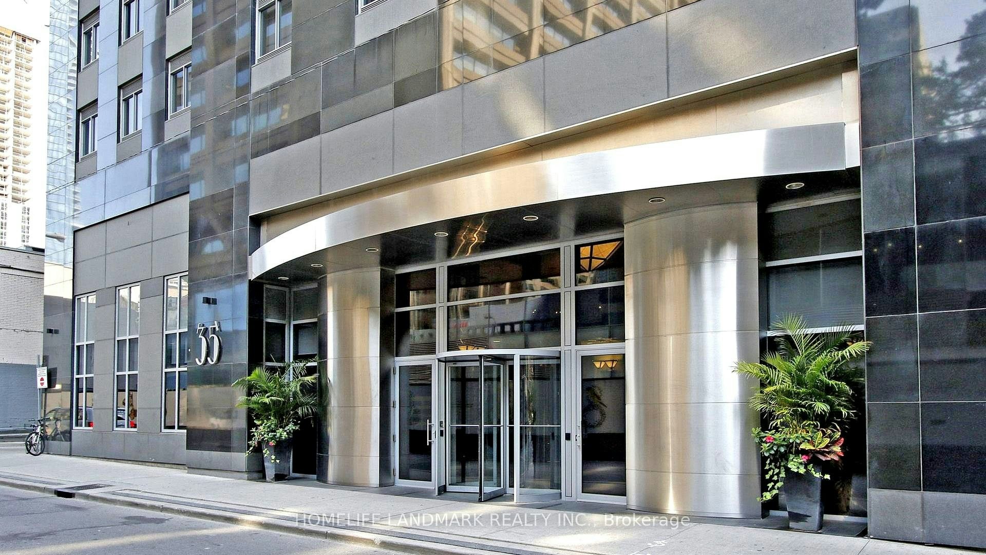 2103-35 Balmuto Street, Toronto, ON, M4Y 0A3 - 3