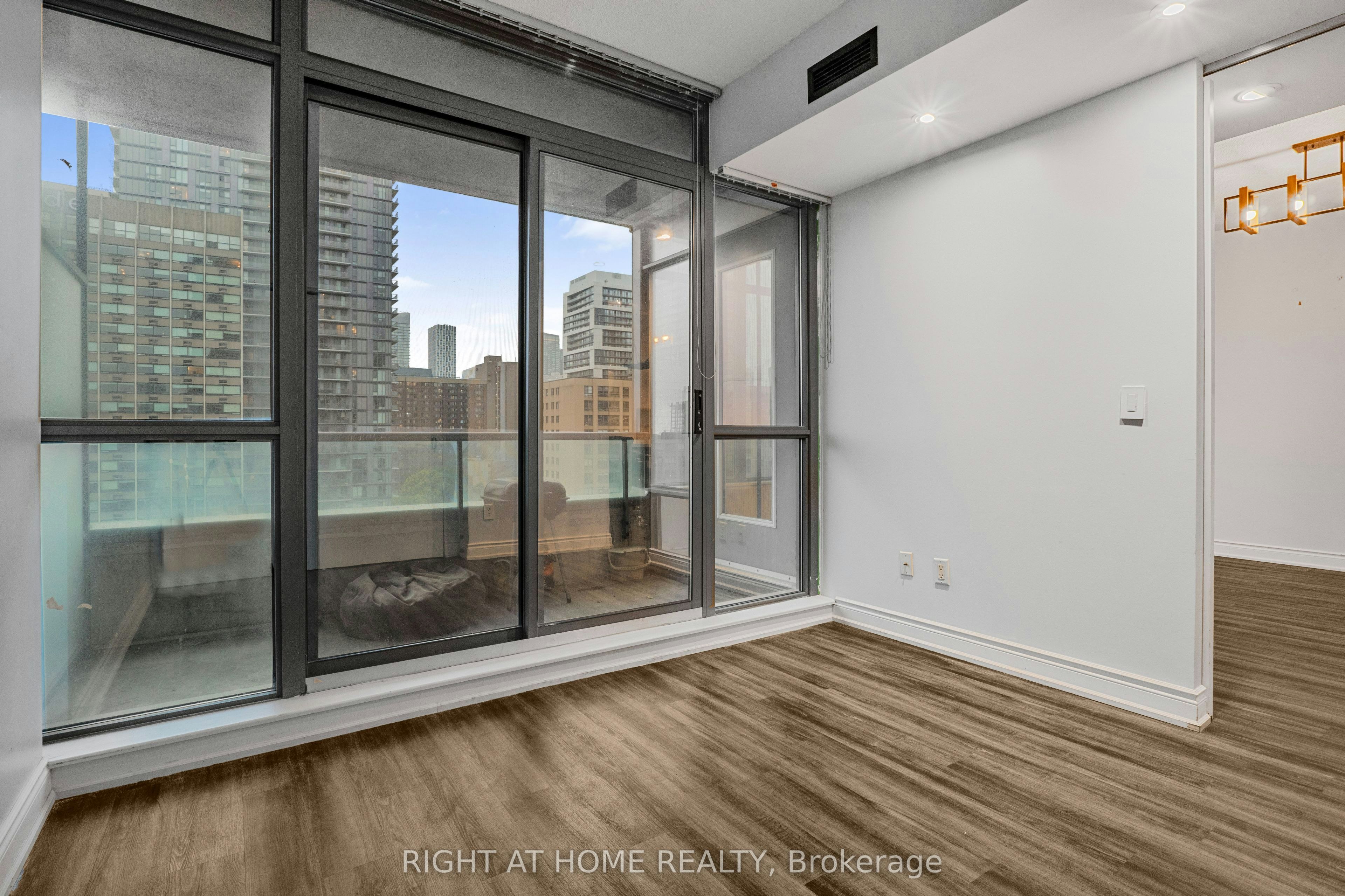 1102-281 Mutual Street, Toronto, ON, M4Y 3C4 - 12