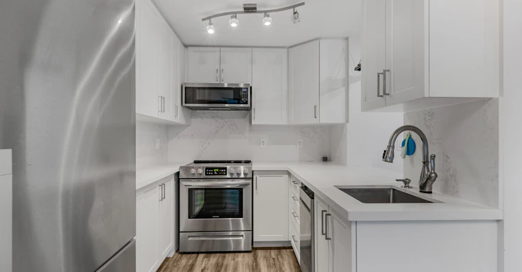1102-281 Mutual Street, Toronto, ON, M4Y 3C4 - 5
