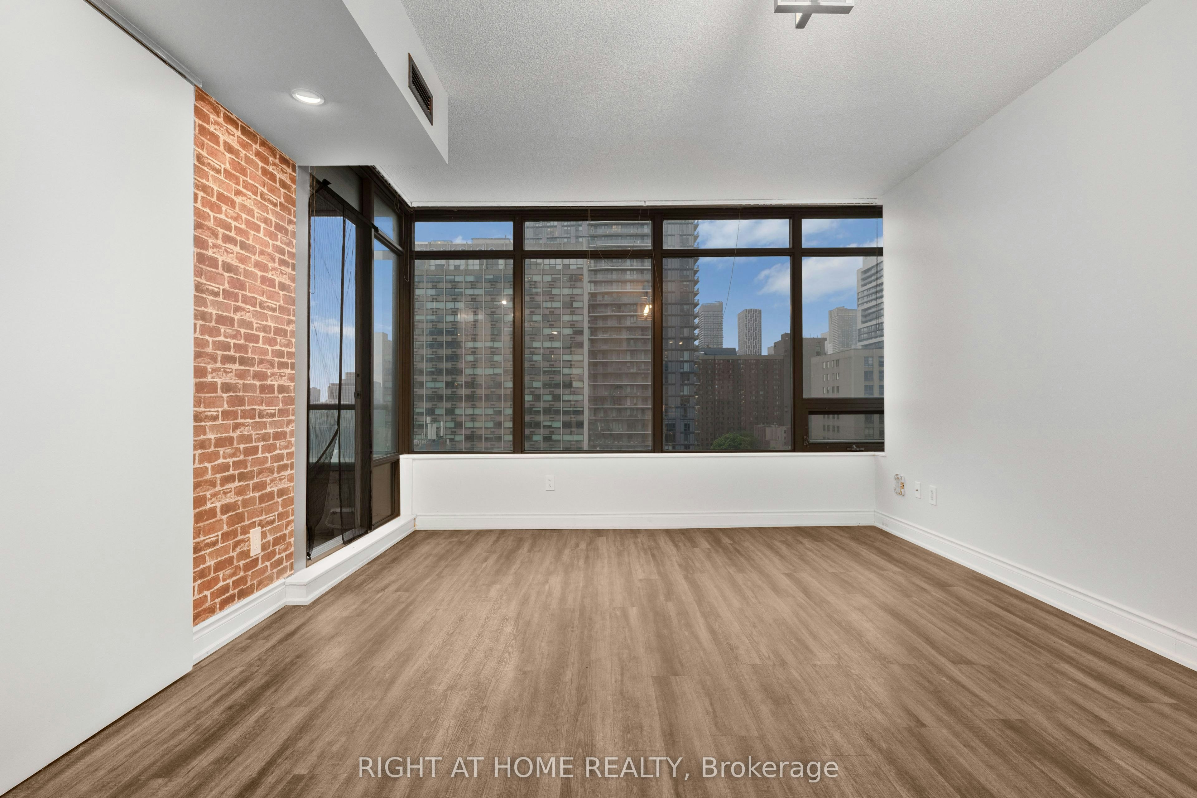 1102-281 Mutual Street, Toronto, ON, M4Y 3C4 - 2
