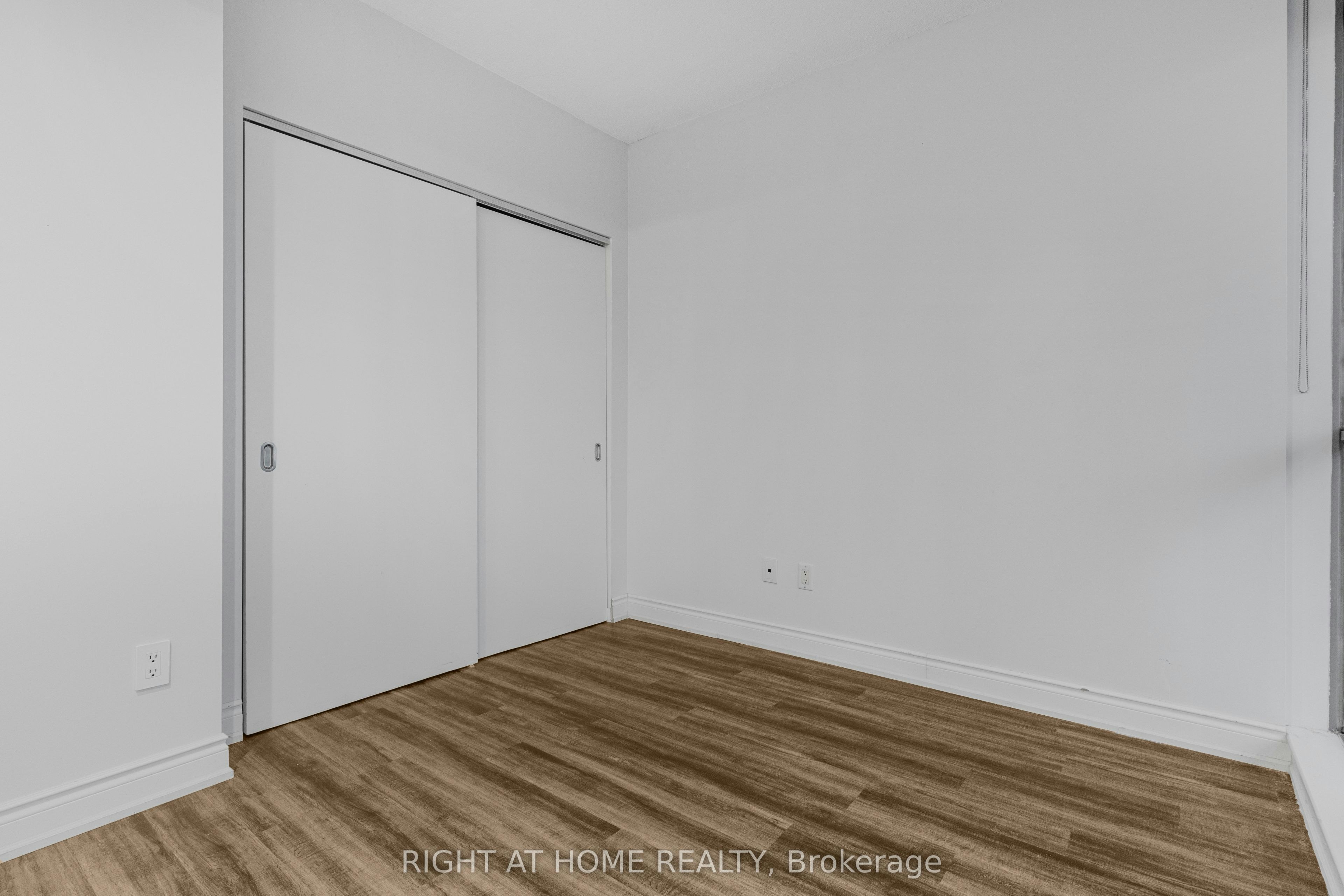 1102-281 Mutual Street, Toronto, ON, M4Y 3C4 - 10