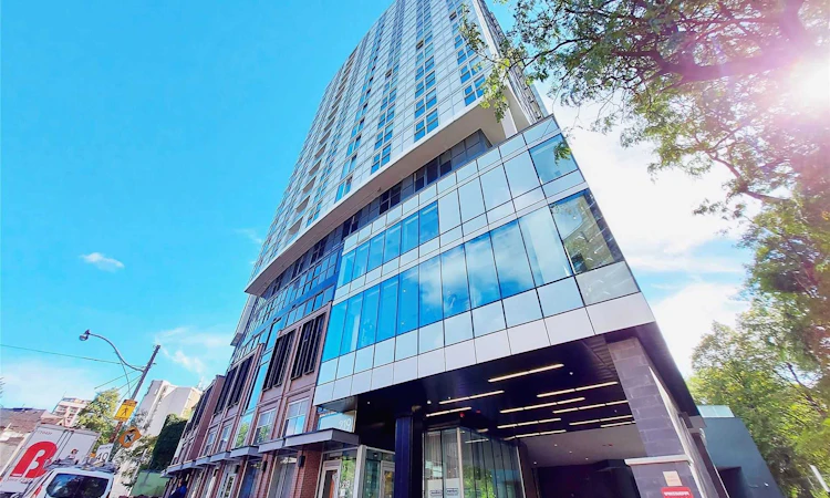1706-219 Dundas Street E