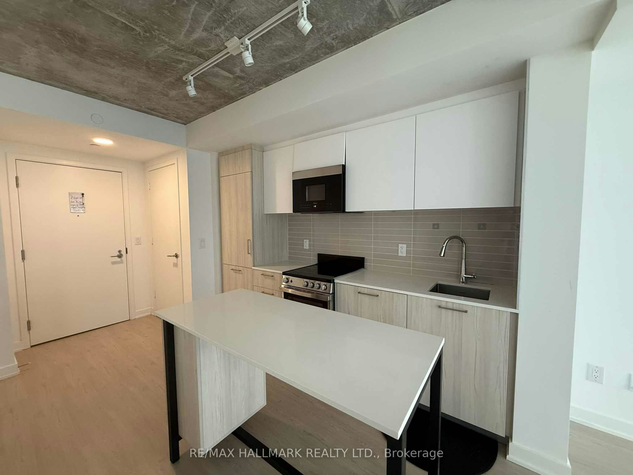 908-65 Mutual Street, Toronto, ON, M5B 0E5 - 5