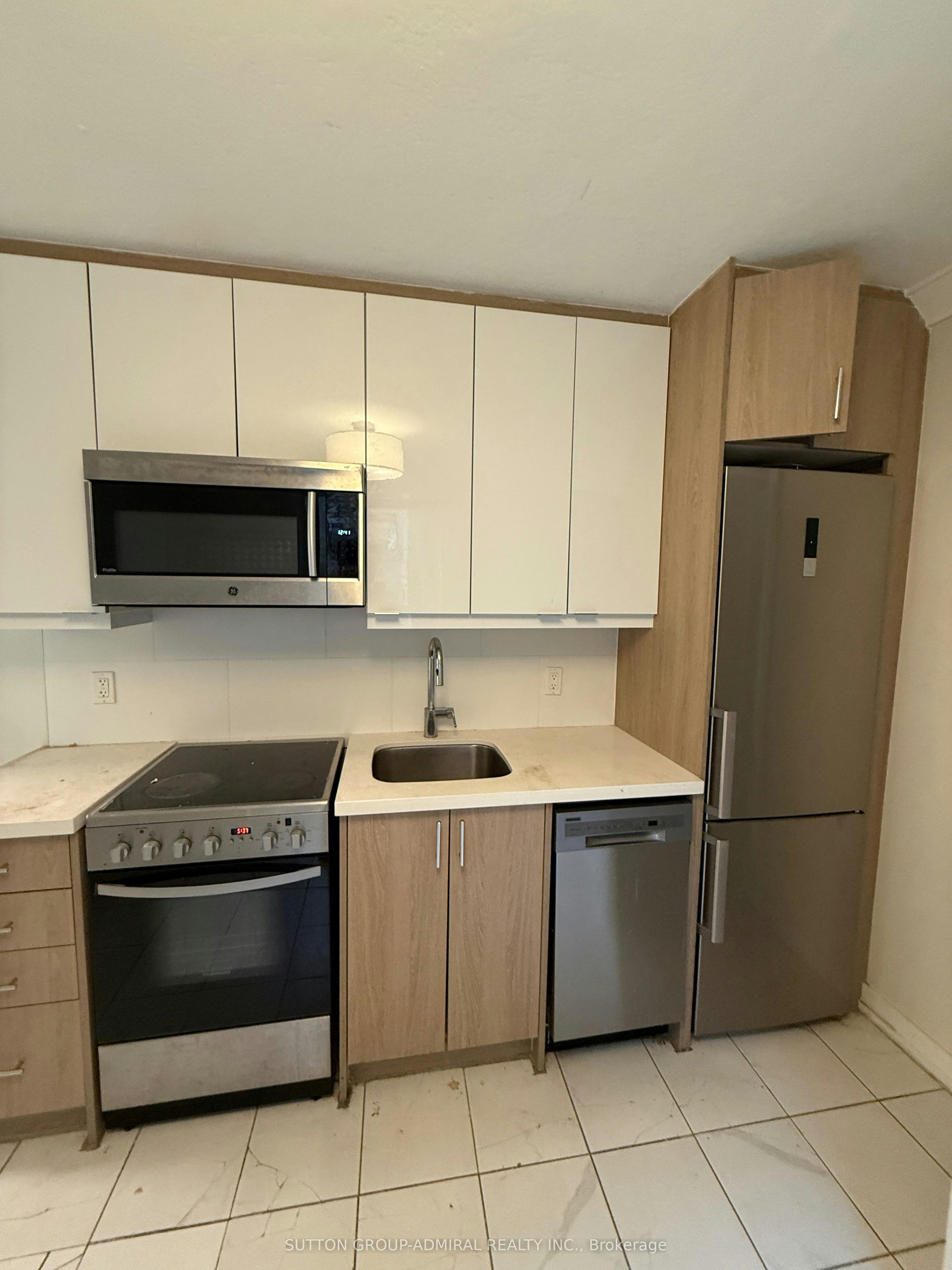 12-166 Eastbourne Avenue, Toronto, ON, M5P 2G6 - 3
