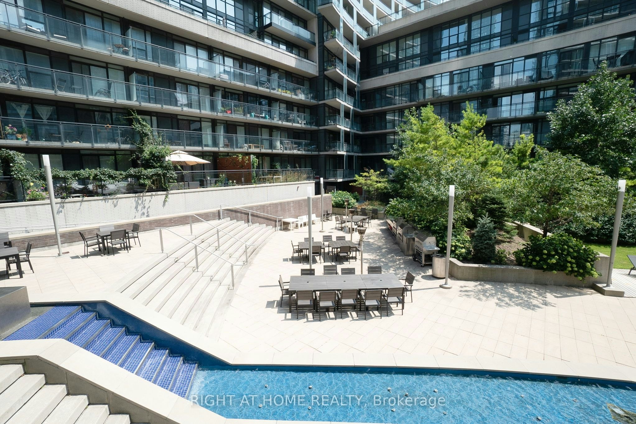 310-25 Capreol Court, Toronto, ON, M5V 3Z7 - 6