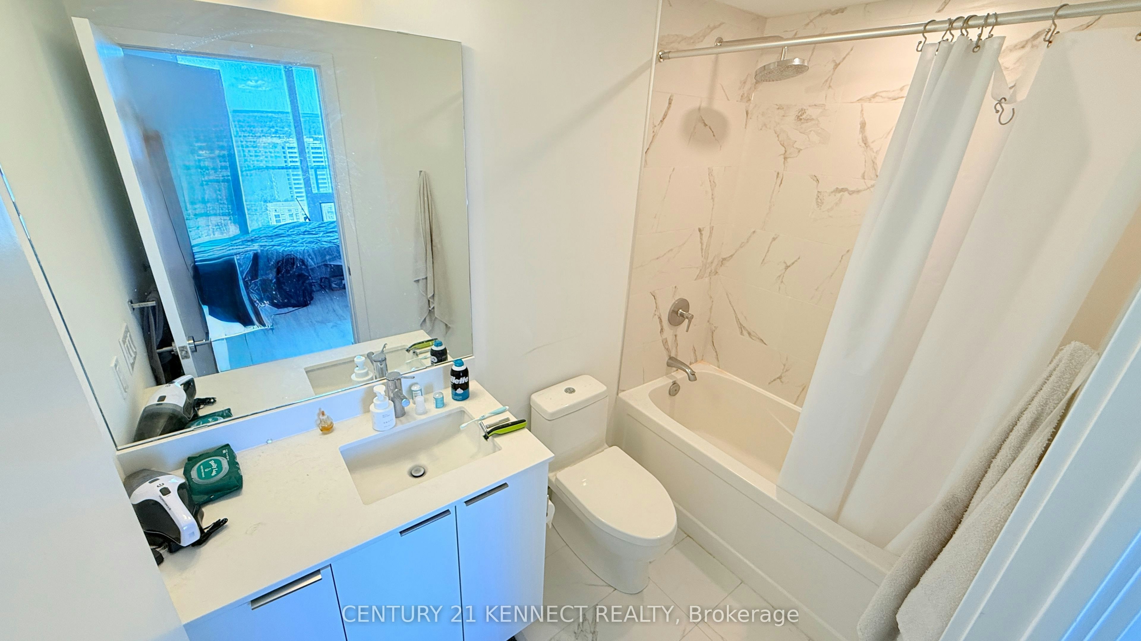 S2110-8 Olympic Garden Drive, Toronto, ON, M2M 0B9 - 11