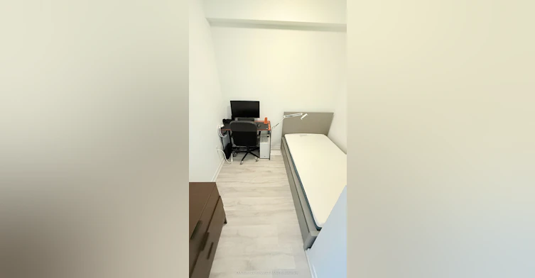 S2110-8 Olympic Garden Drive, Toronto, ON, M2M 0B9 - 10