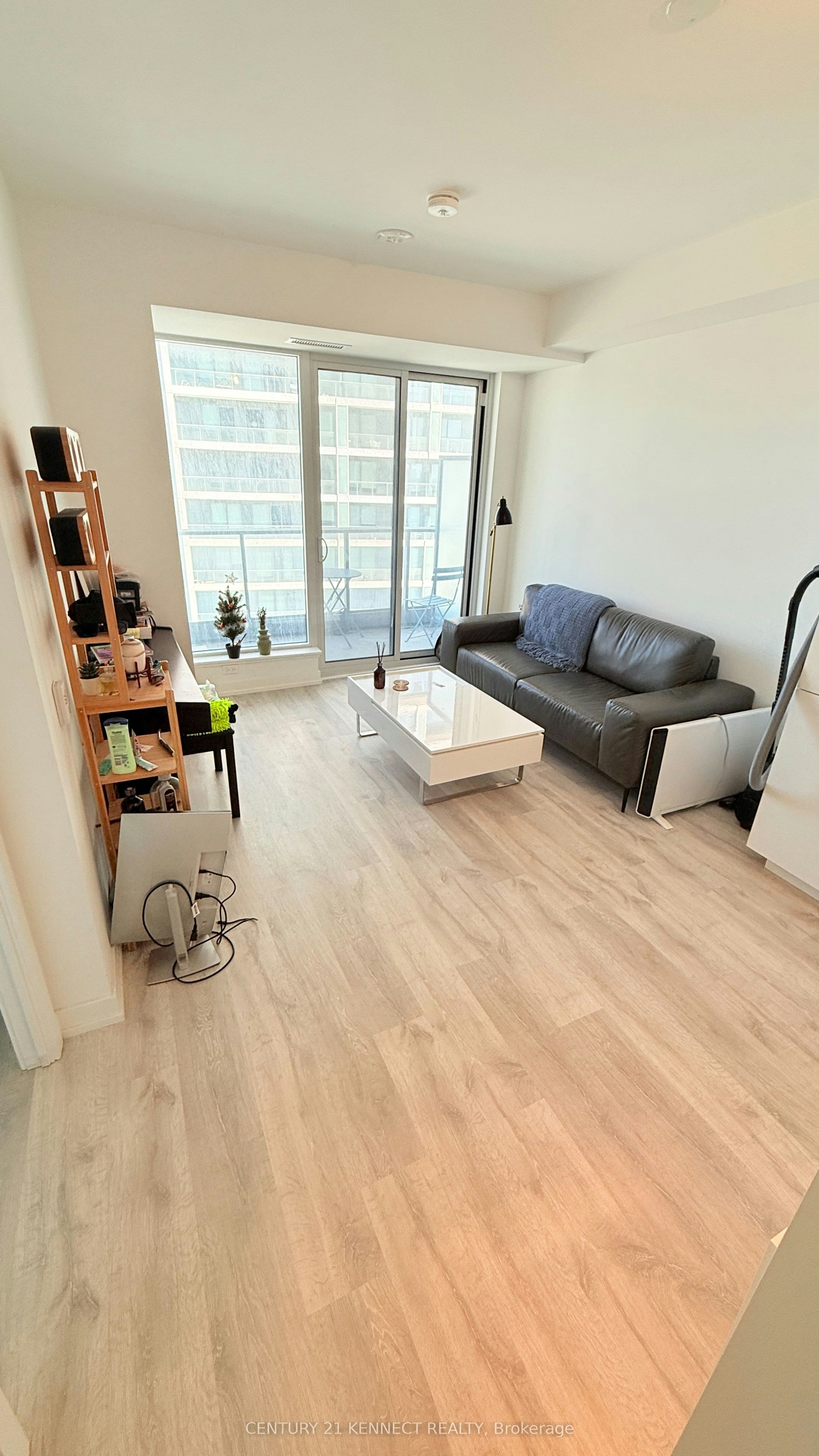 S2110-8 Olympic Garden Drive, Toronto, ON, M2M 0B9 - 4
