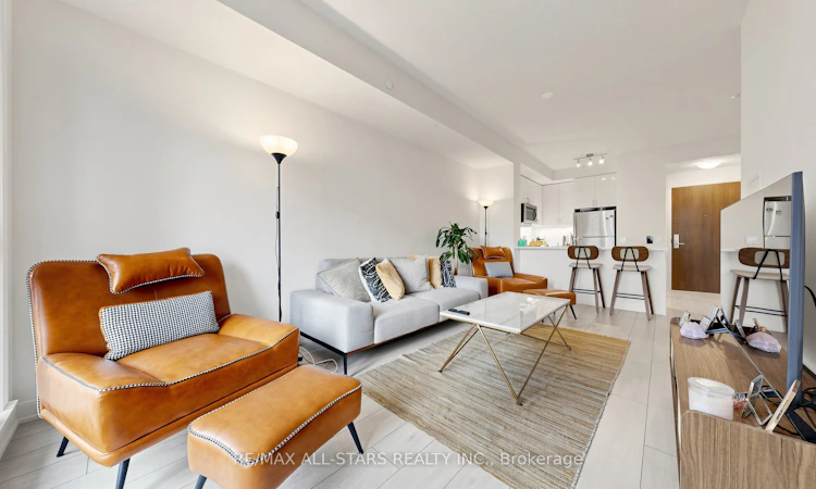1609-4955 Yonge Street