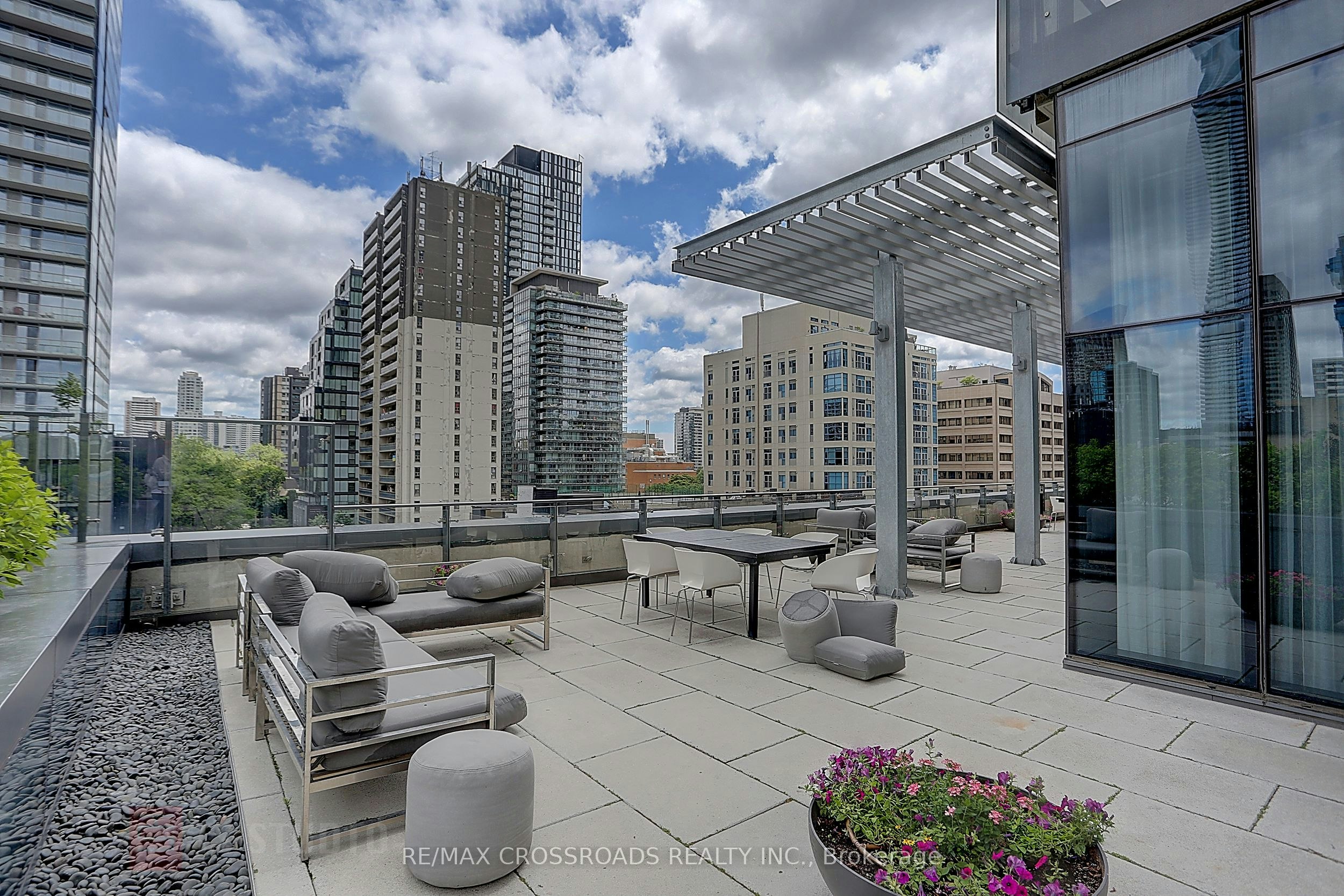 1604-5 St Joseph Street, Toronto, ON, M4Y 1Z3 - 11
