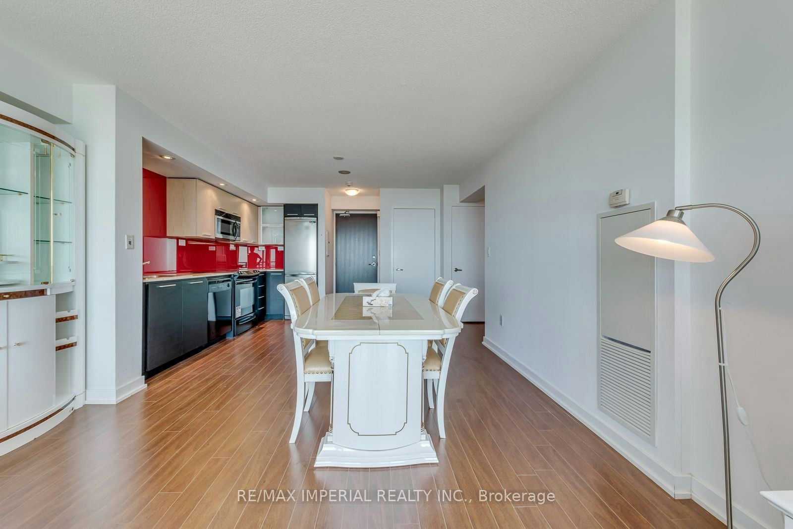 2510-25 Capreol Court, Toronto, ON, M5V 3Z4 - 11