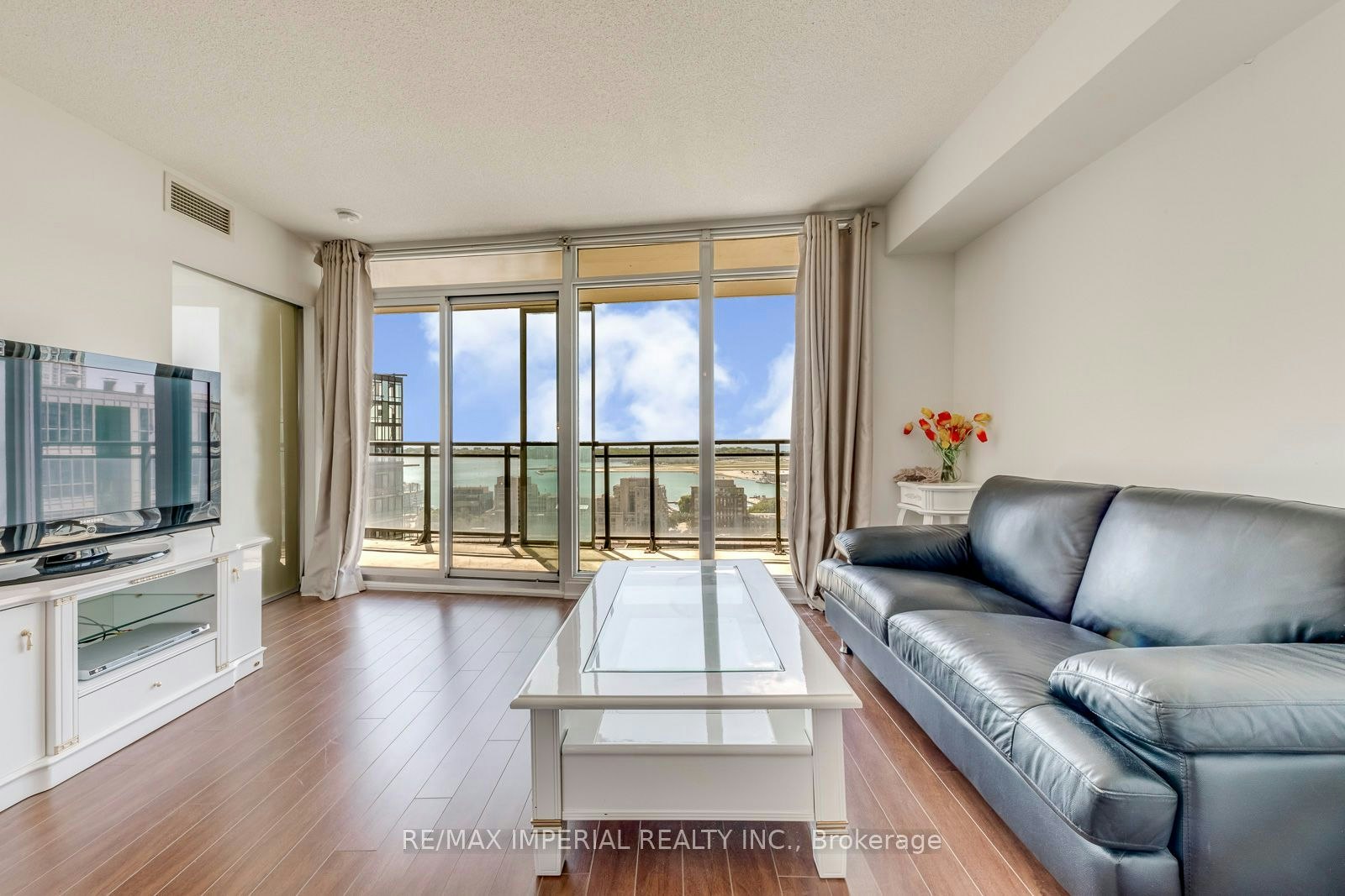 2510-25 Capreol Court, Toronto, ON, M5V 3Z4 - 17