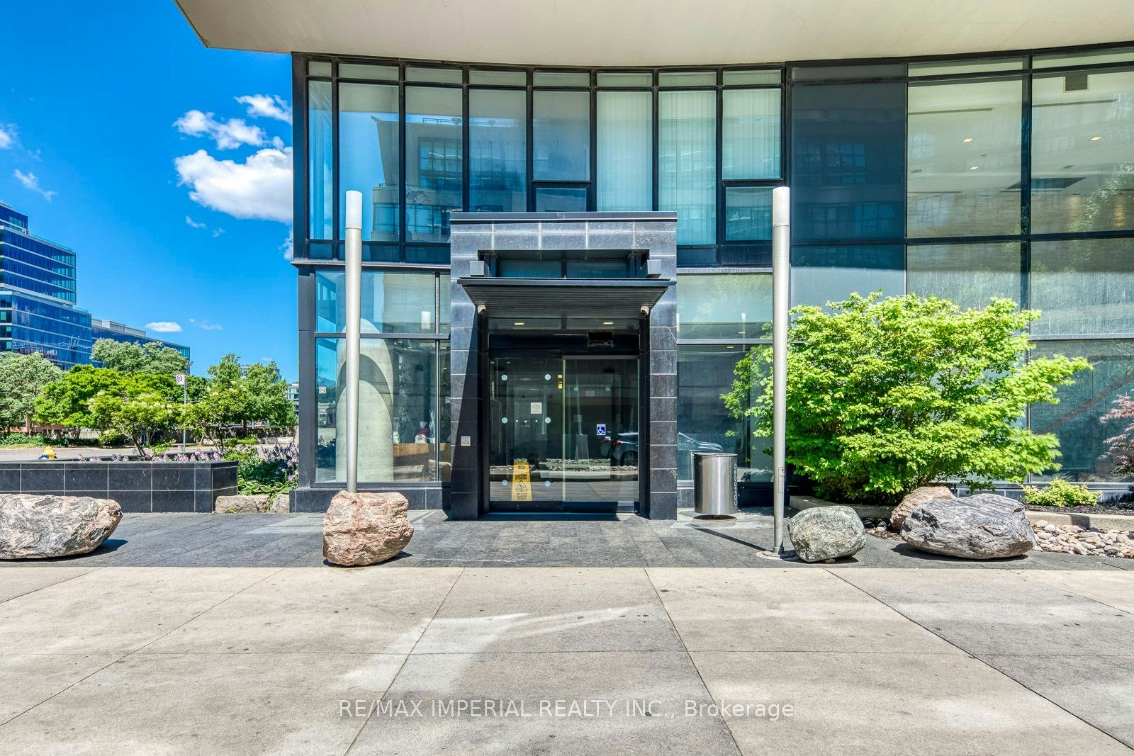 2510-25 Capreol Court, Toronto, ON, M5V 3Z4 - 4