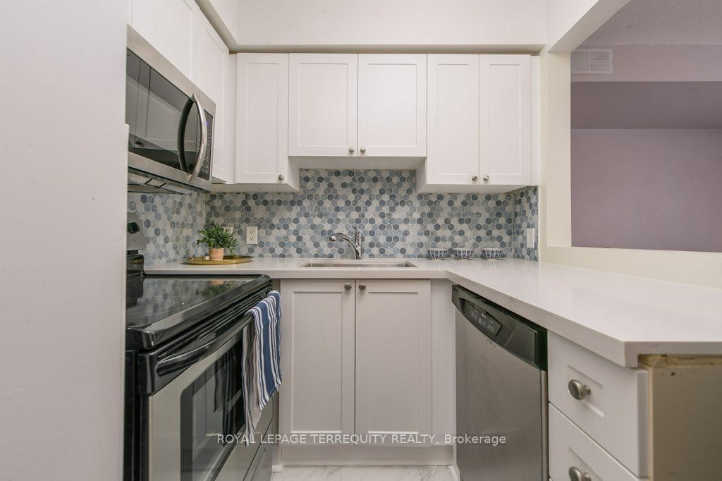 A-11 Crawford Street, Toronto, ON, M6K 3M3 - 9