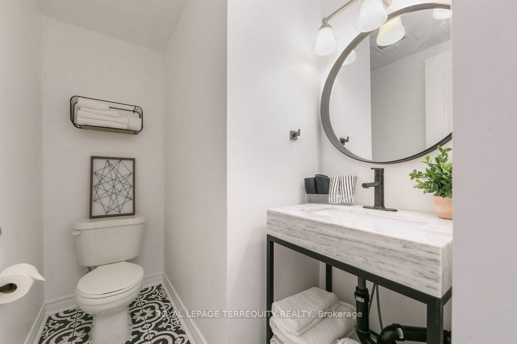 A-11 Crawford Street, Toronto, ON, M6K 3M3 - 11