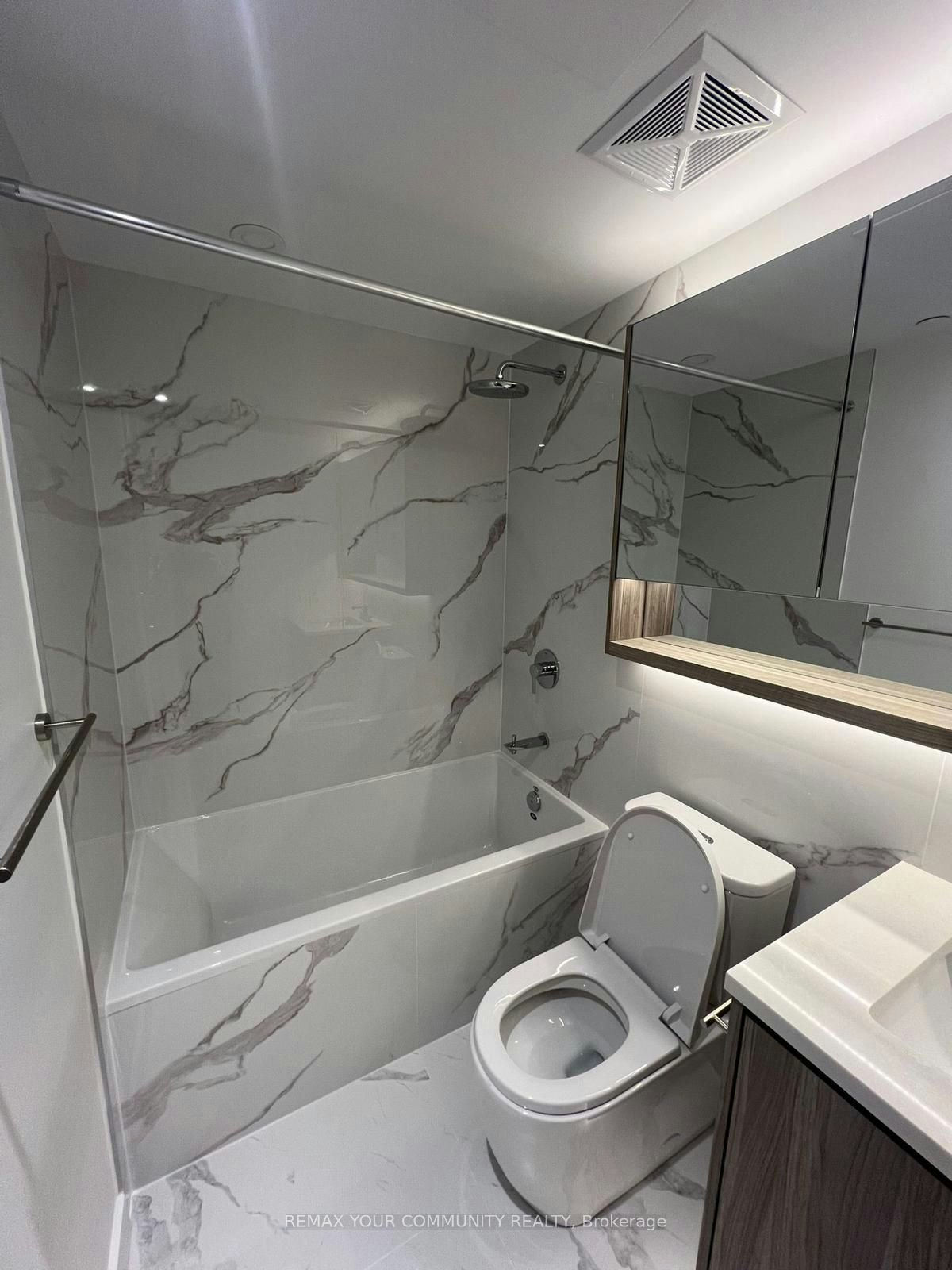 652-18 Esther Shiner Boulevard, Toronto, ON, M2K 0J6 - 16