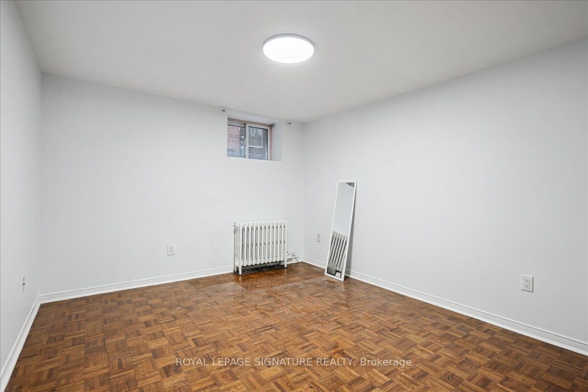Lower-12 Castle View Avenue, Toronto, ON, M5R 1Y9 - 11
