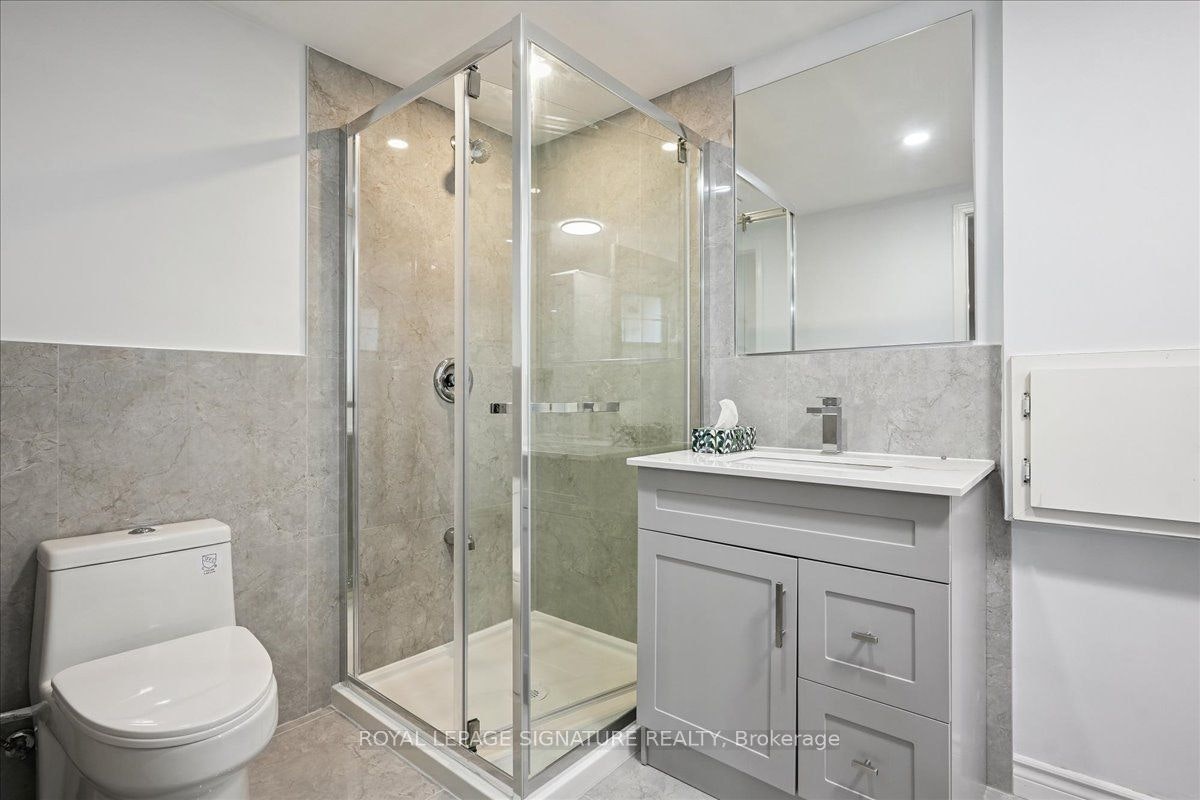 Lower-12 Castle View Avenue, Toronto, ON, M5R 1Y9 - 8