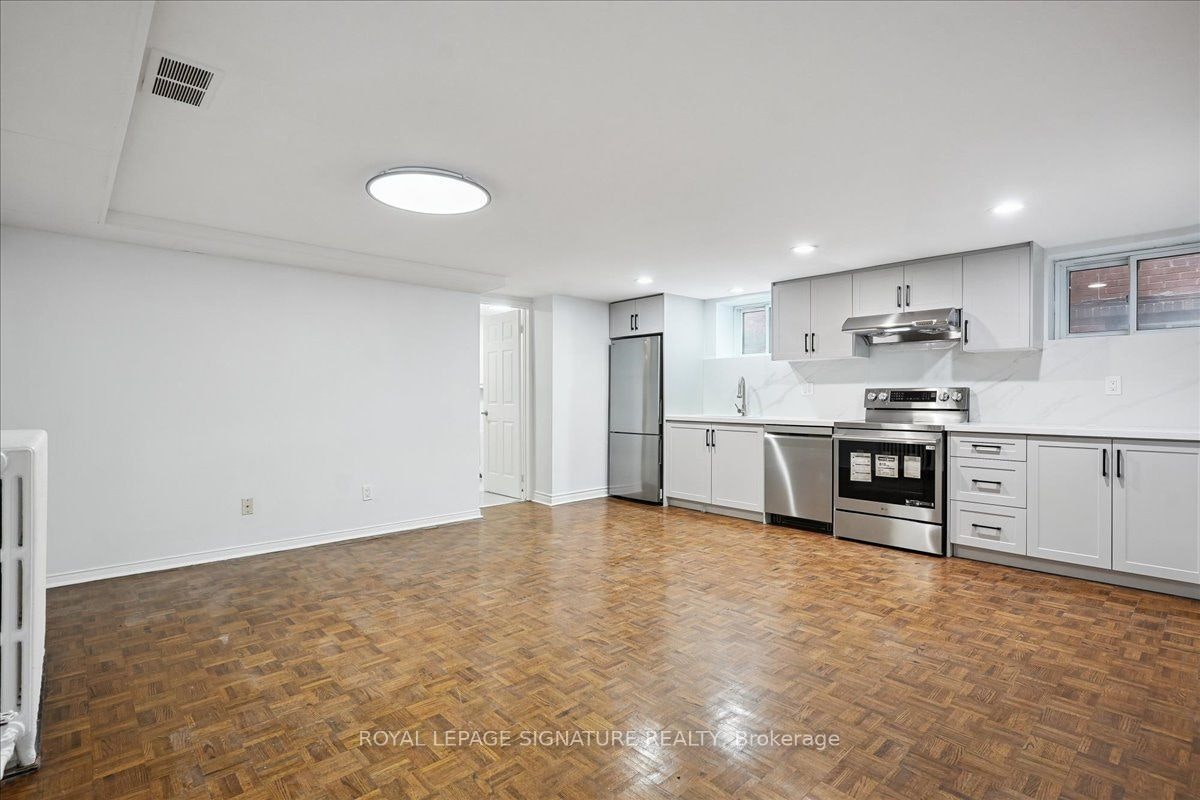 Lower-12 Castle View Avenue, Toronto, ON, M5R 1Y9 - 3