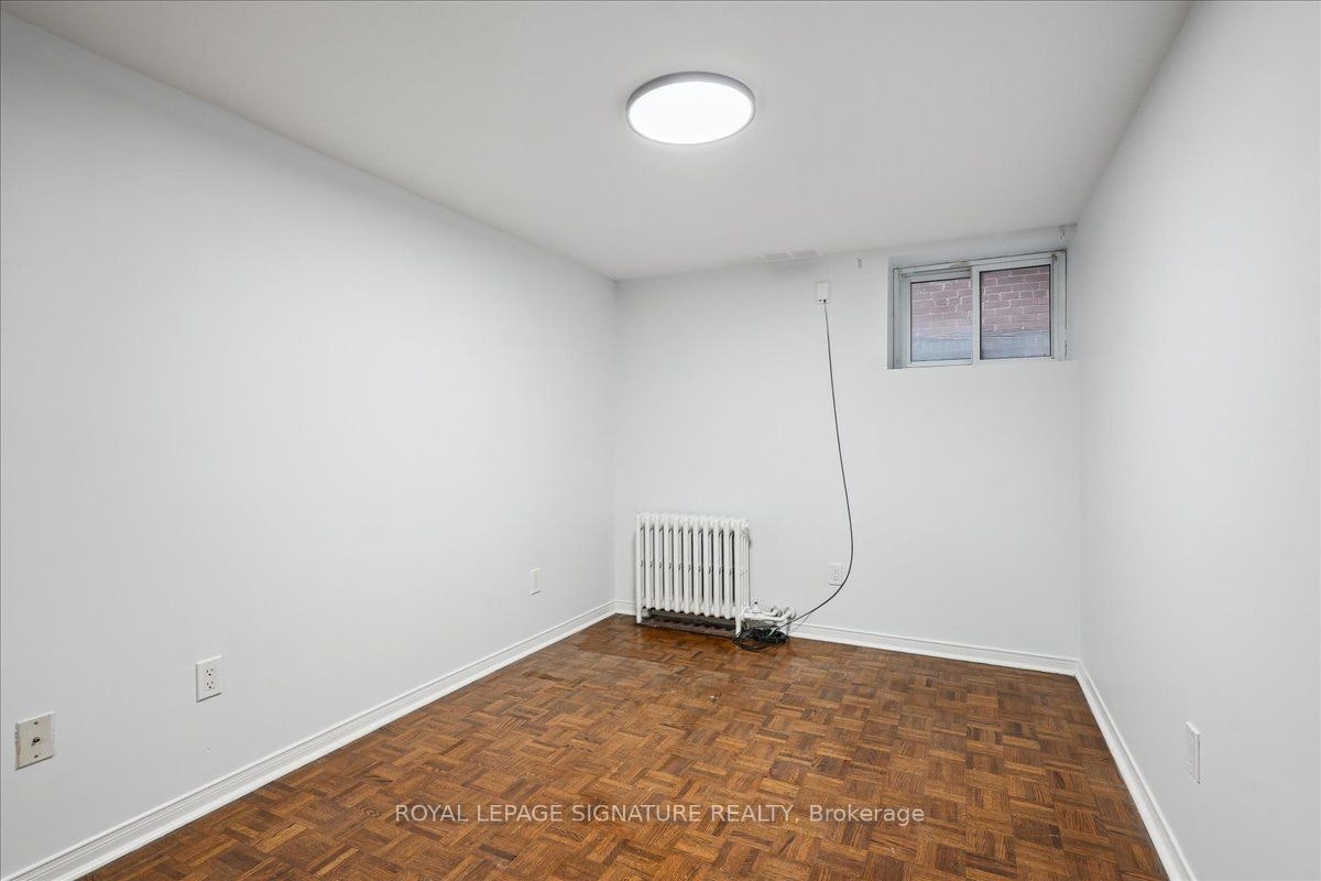Lower-12 Castle View Avenue, Toronto, ON, M5R 1Y9 - 9