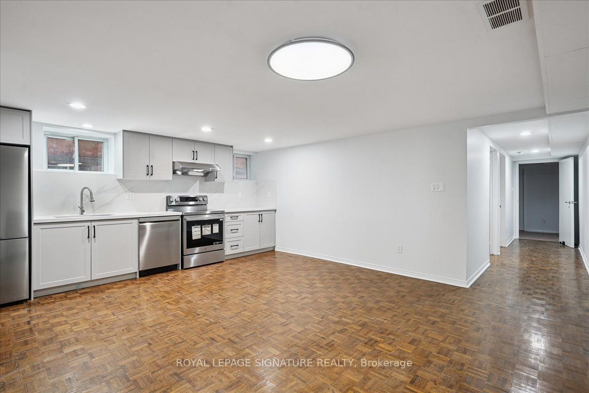 Lower-12 Castle View Avenue, Toronto, ON, M5R 1Y9 - 4