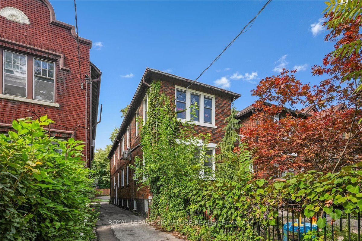 Lower-12 Castle View Avenue, Toronto, ON, M5R 1Y9 - 19