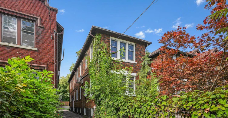 Lower-12 Castle View Avenue, Toronto, ON, M5R 1Y9 - 19