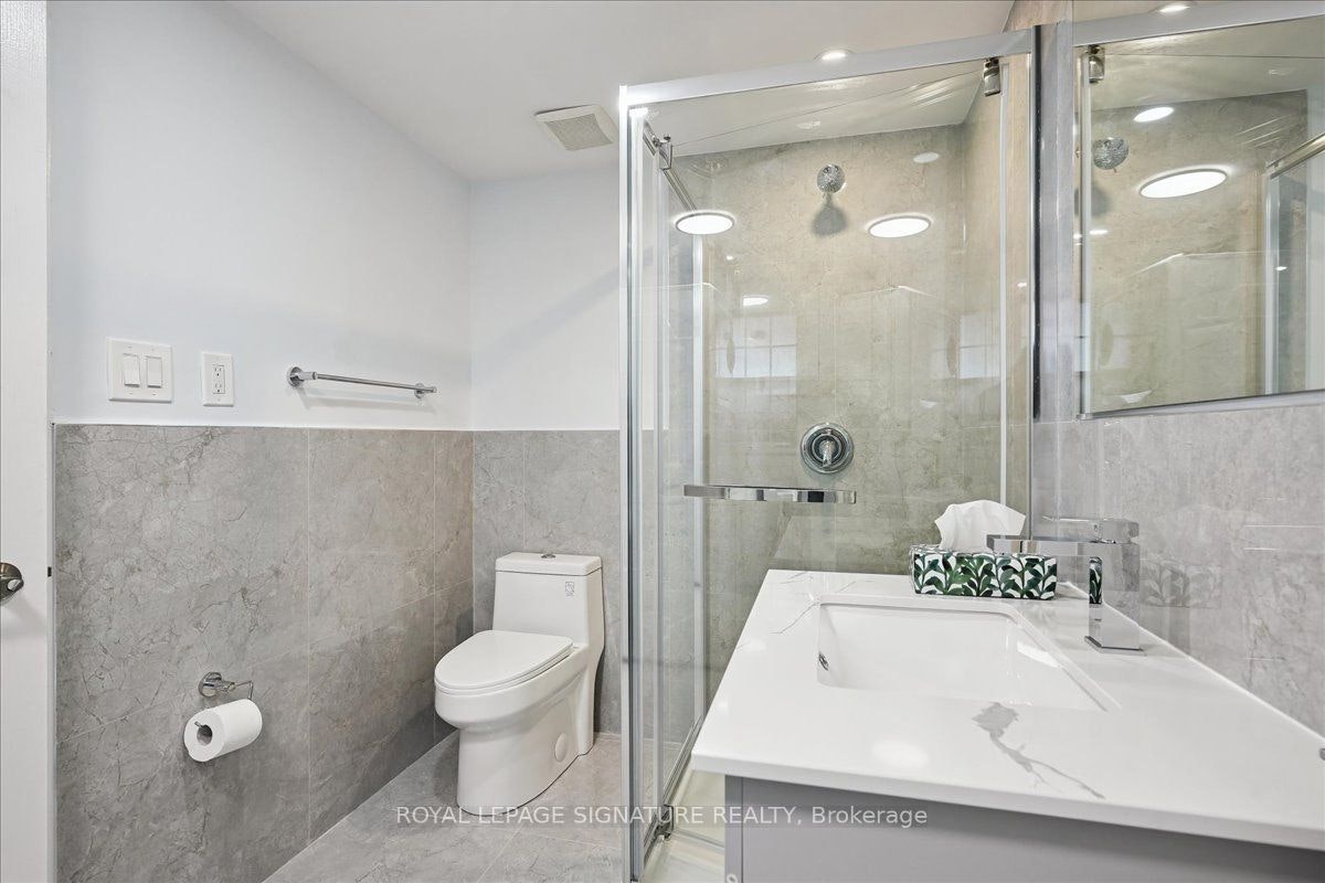 Lower-12 Castle View Avenue, Toronto, ON, M5R 1Y9 - 7