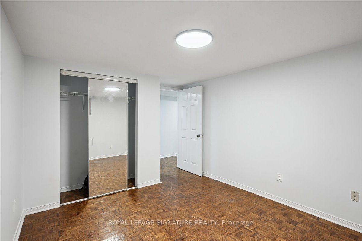 Lower-12 Castle View Avenue, Toronto, ON, M5R 1Y9 - 12