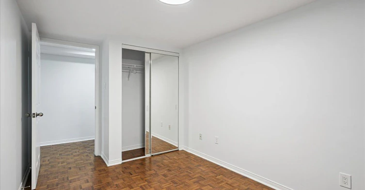 Lower-12 Castle View Avenue, Toronto, ON, M5R 1Y9 - 10