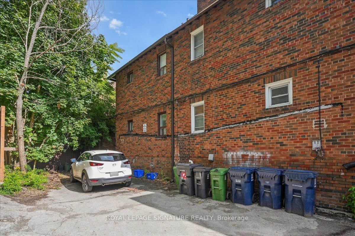 Lower-12 Castle View Avenue, Toronto, ON, M5R 1Y9 - 20