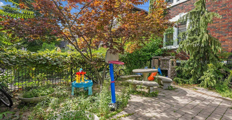 Lower-12 Castle View Avenue, Toronto, ON, M5R 1Y9 - 18
