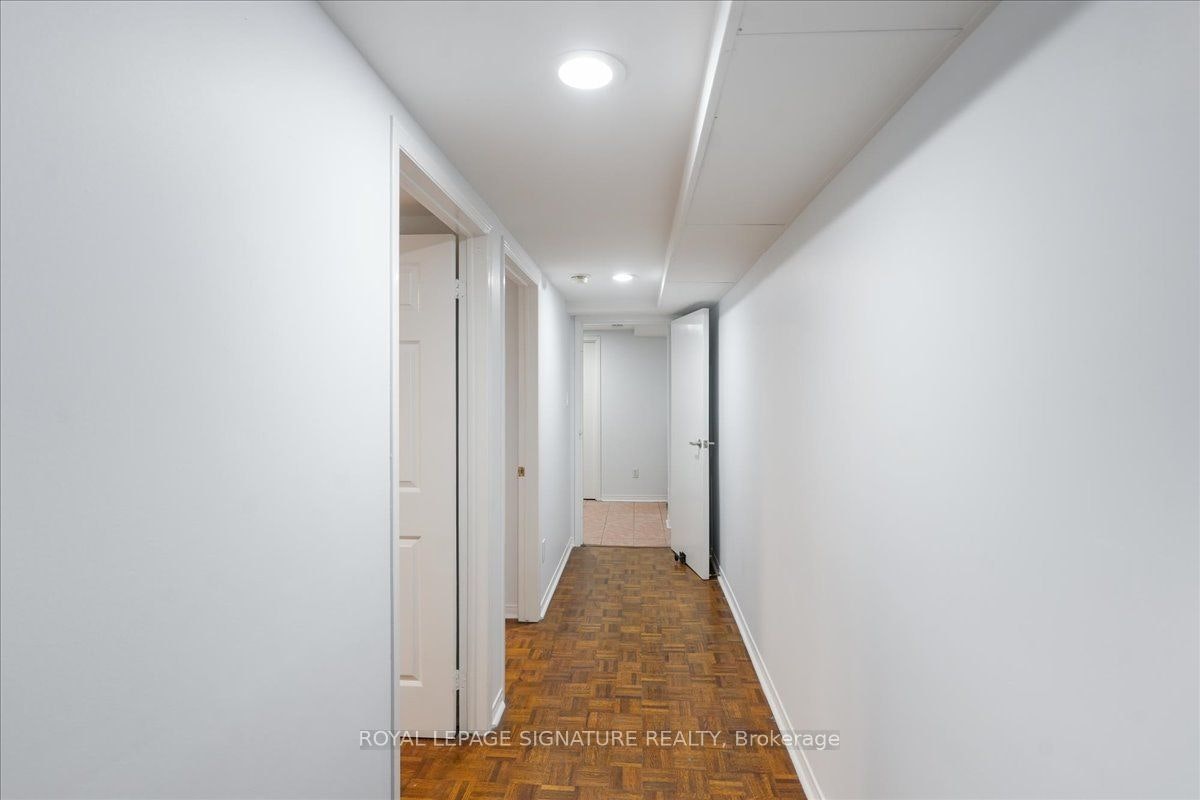 Lower-12 Castle View Avenue, Toronto, ON, M5R 1Y9 - 14