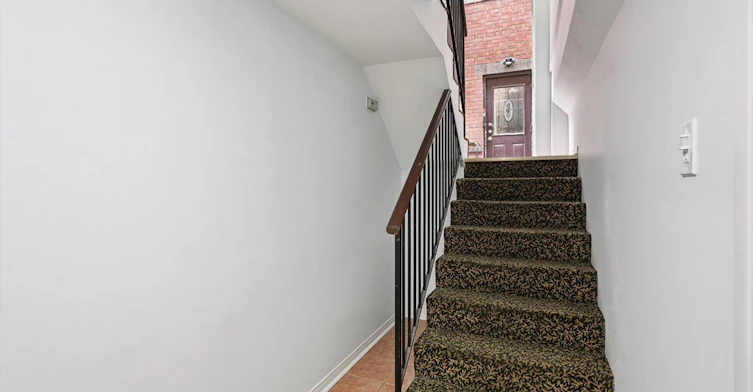 Lower-12 Castle View Avenue, Toronto, ON, M5R 1Y9 - 16