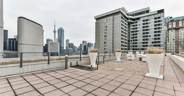 1535-111 Elizabeth Street, Toronto, ON, M5G 1P7 - 11