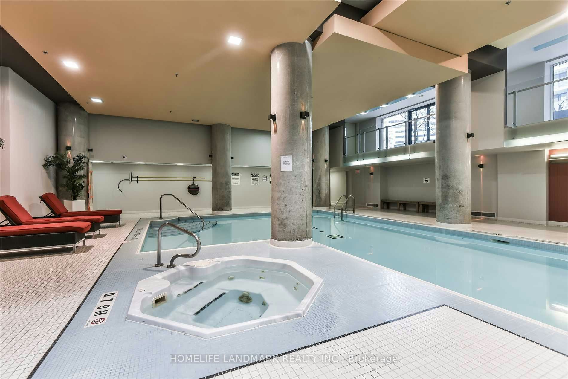 1535-111 Elizabeth Street, Toronto, ON, M5G 1P7 - 12