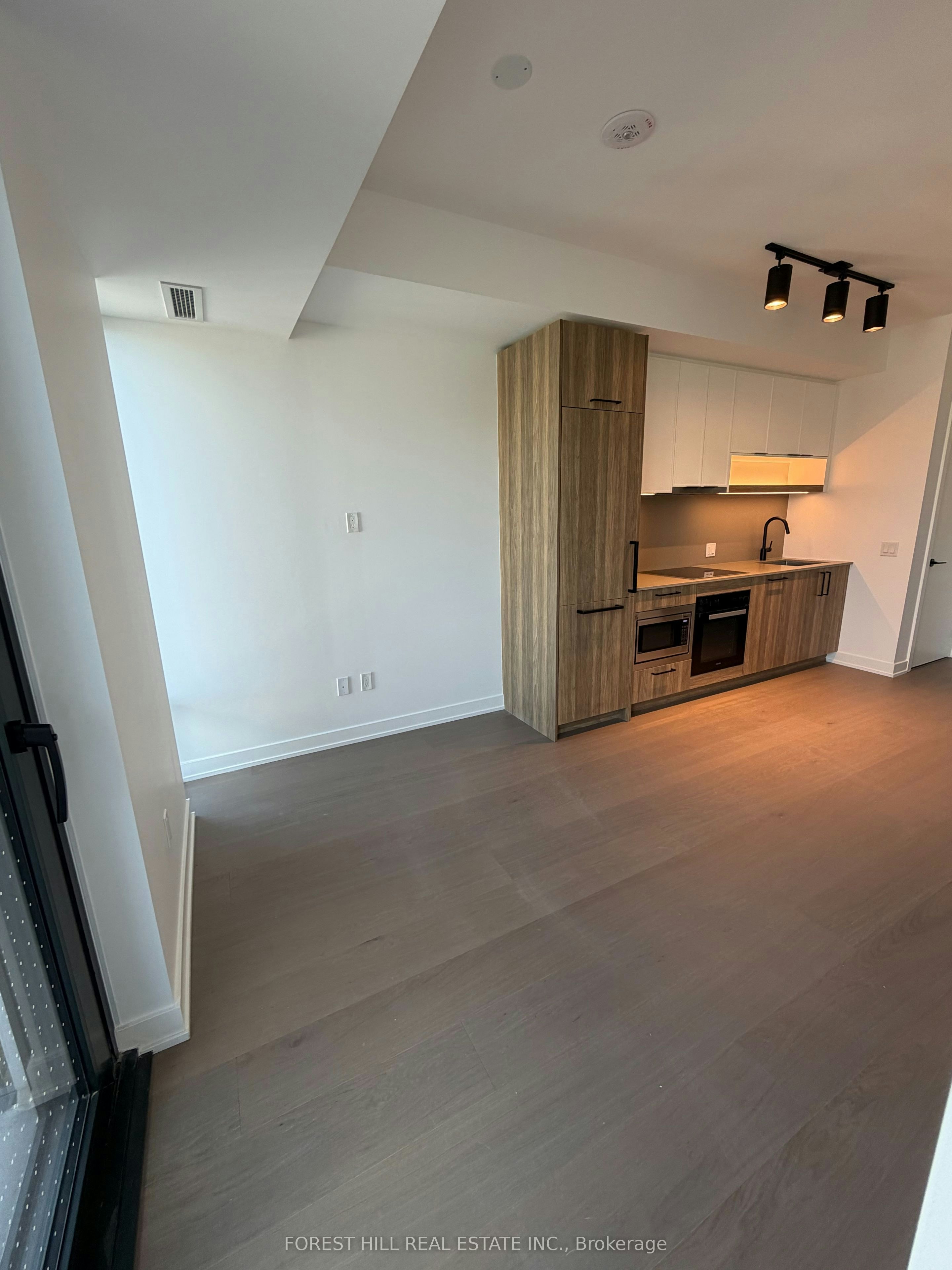 710-91 Montclair Avenue, Toronto, ON, M5P 0B1 - 4