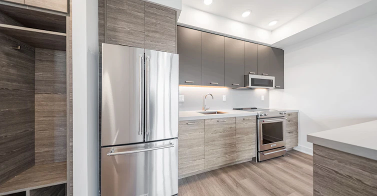 709-484 Spadina Avenue, Toronto, ON, M5S 0E4 - 8