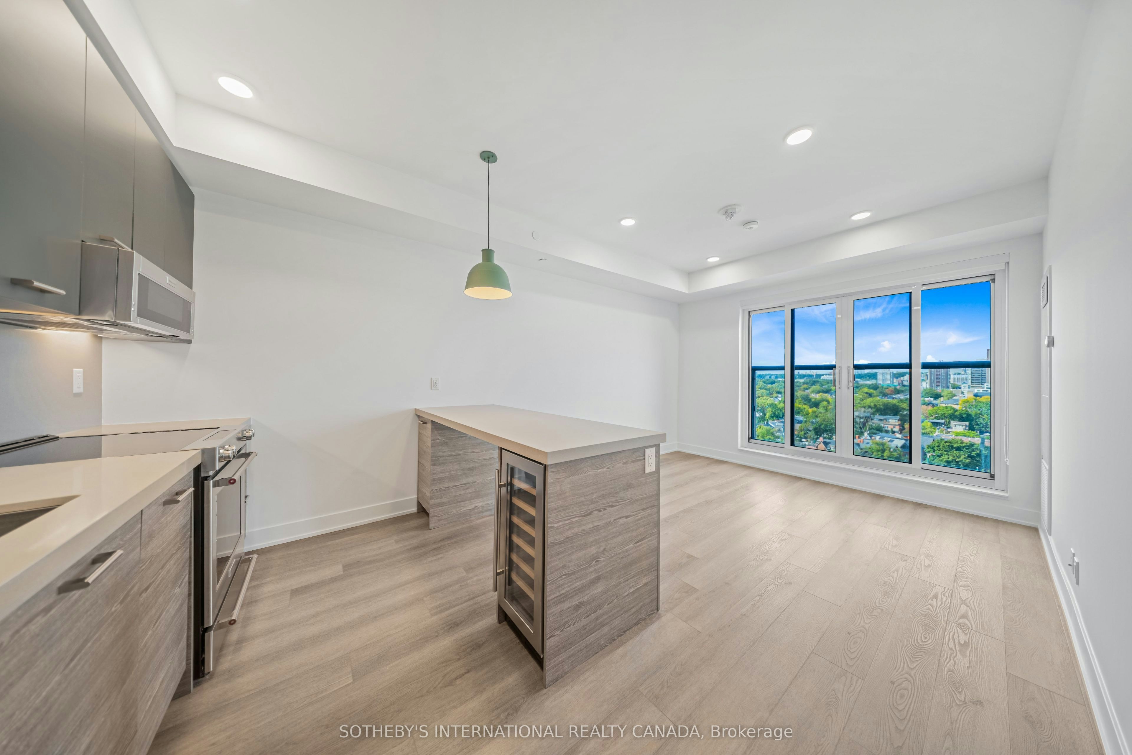 1601-484 Spadina Avenue, Toronto, ON, M5S 0E4 - 2